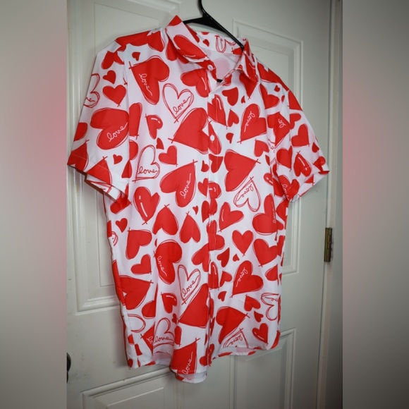 Valentine'S Day Heart Button down Shirt SIZE MEDIUM - Picture 2 of 3
